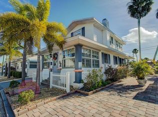11 Braden Castle Dr, Bradenton, FL 34208