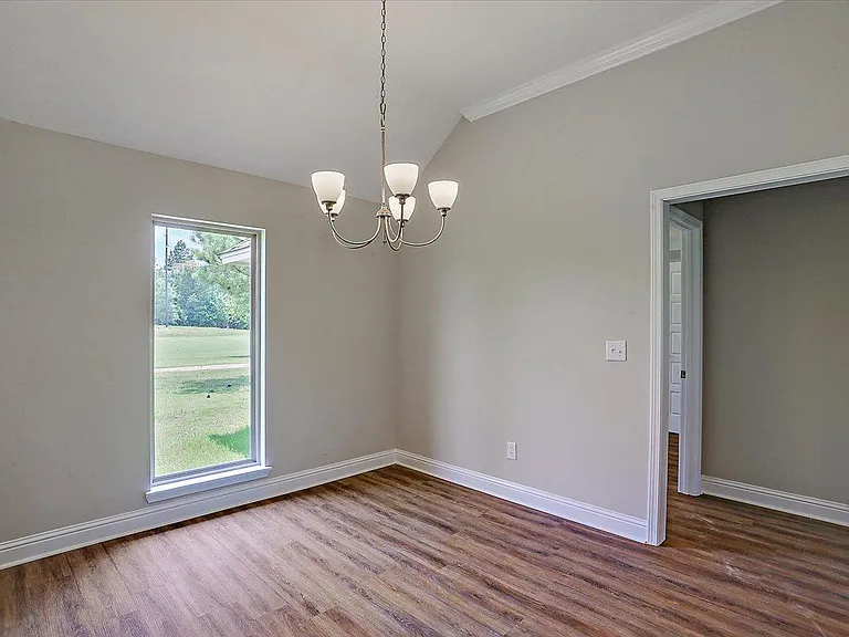 623 Westfield Dr — Photo 11