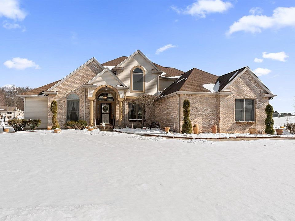 1st image of 51934 Watersedge Ct