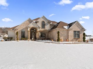 51934 Watersedge Ct, South Bend, IN 46628