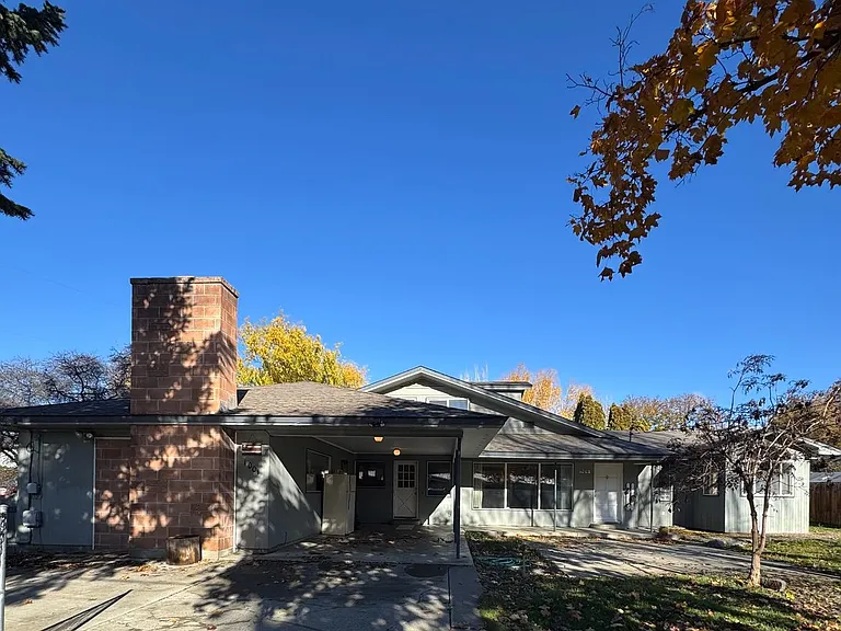 1001 N Brooklane St — Photo 2