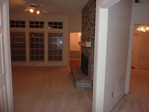 3rd image of 1418 Dudley Dr