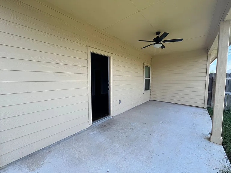 1102 Renee Way — Photo 18