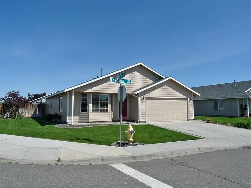 8311 Langara Dr photo 1