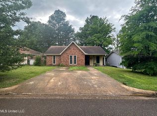 757 Sandy Ln, Pearl, MS 39208
