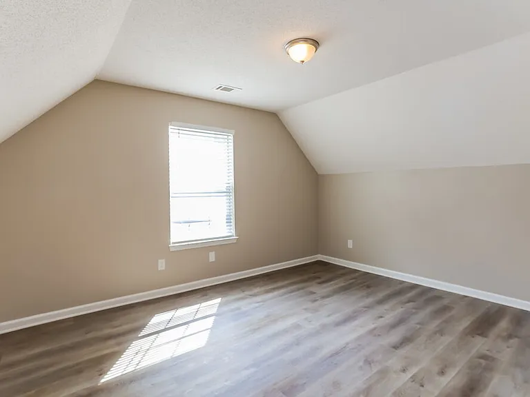 7317 Essex Dr — Photo 15