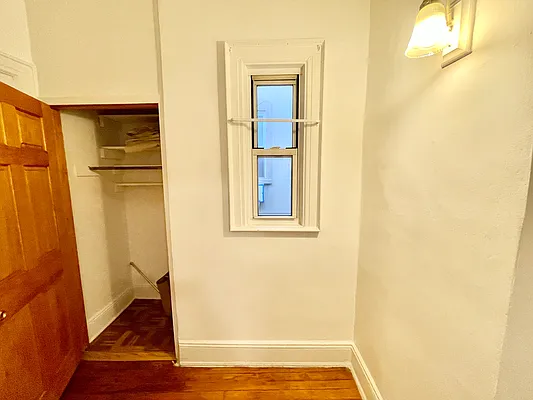 Rented by Amorelli Realty | media 8