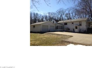 2054 Maplewood Rd, Stow, OH 44224