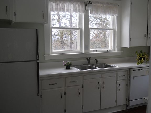 Light on 3 sides = sunny!