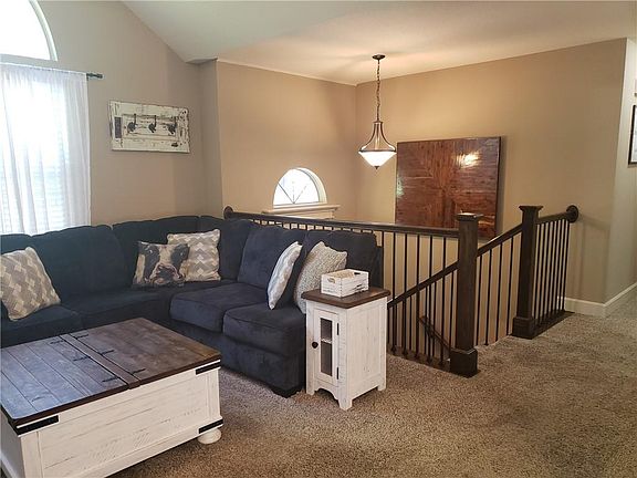 5th image of 617 SW Nelson Dr