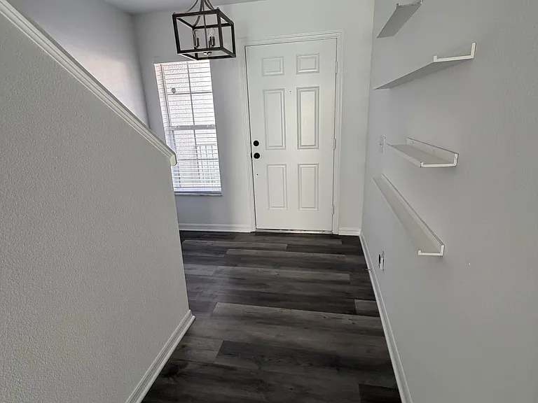 701 Cresting Oak Cir — Photo 14