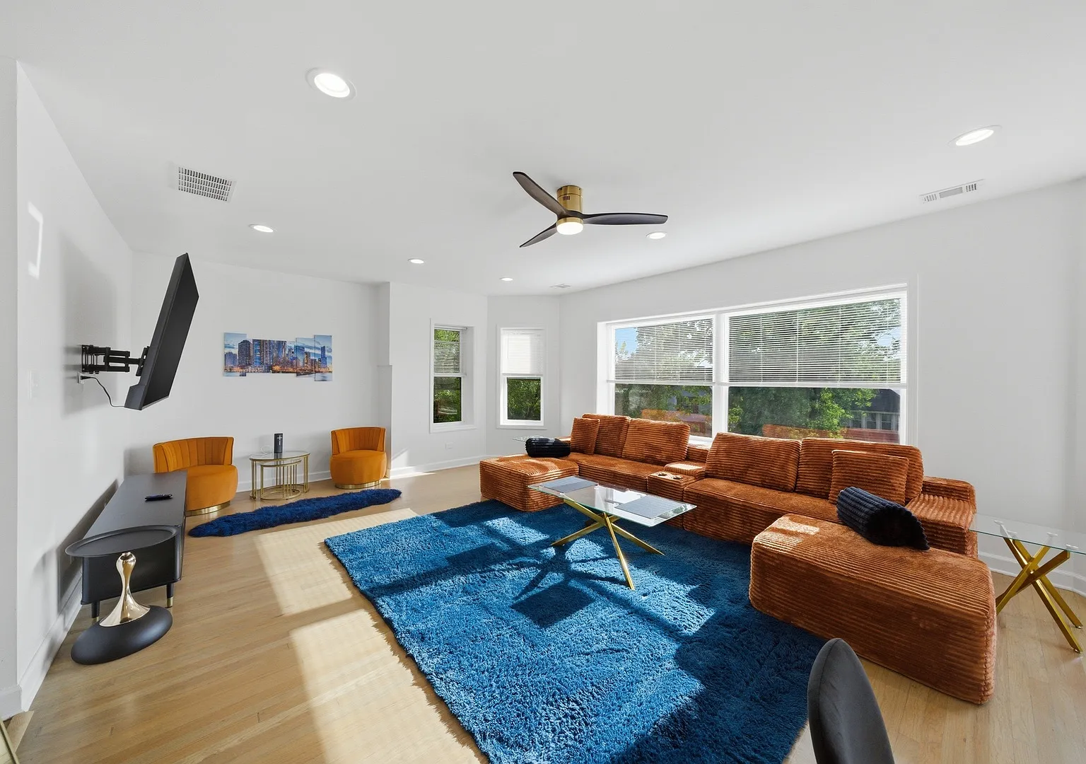3 bed, 1.5 bath, 1500 sqft, $2,300 — Photo 4