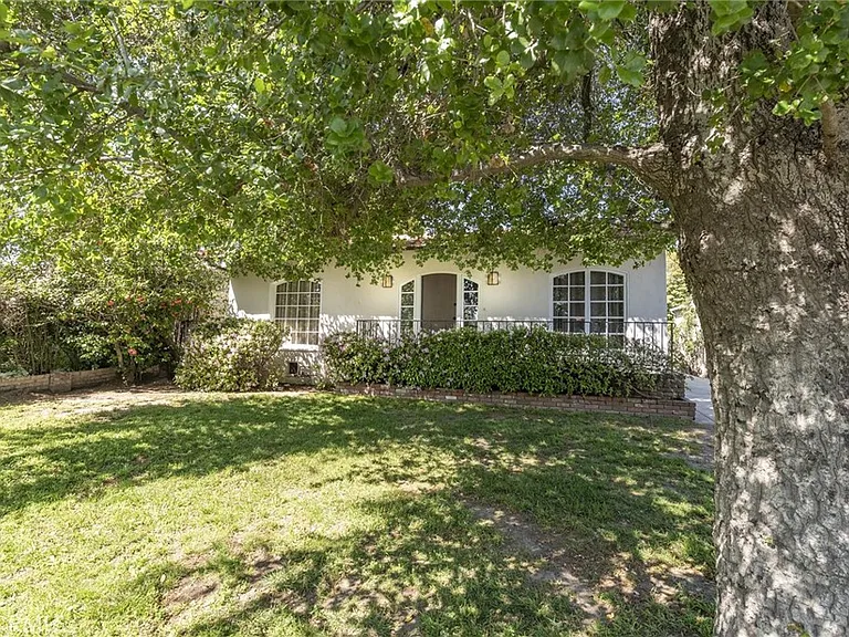 4213 Wilkinson Ave — Photo 3