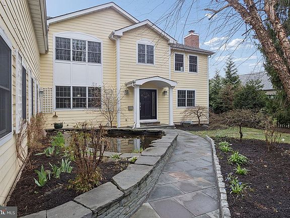 3rd image of 29 Dempsey Ave