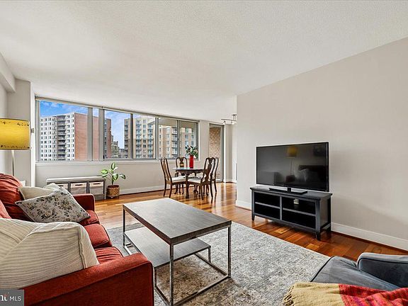 3rd image of 1220 Blair Mill Rd APT 804