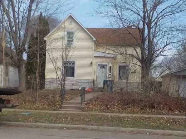 161 Haskell St E, West Saint Paul, MN 55118