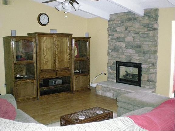 Stone accent fireplace