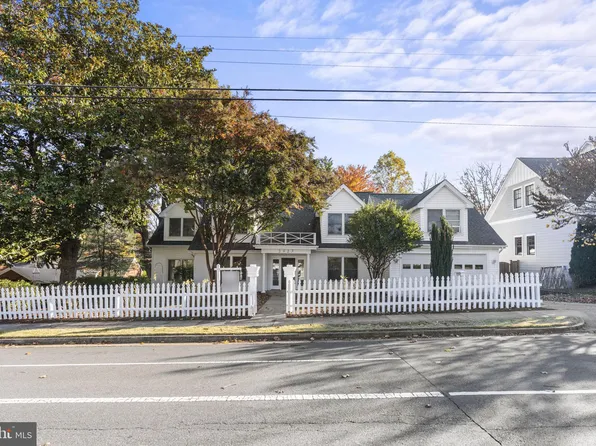 2927 John Marshall Dr, Arlington, VA 22207