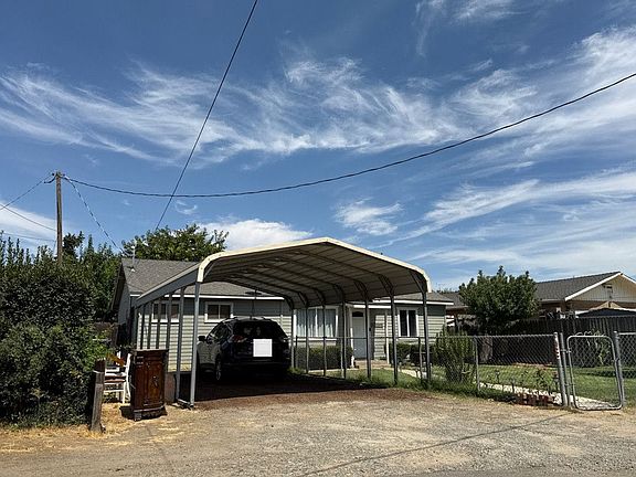 3rd image of 2121 Davis Way