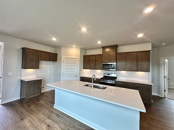5th image of 1064 Stoney Brook Bnd
