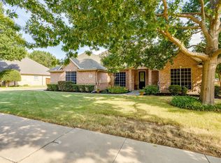 427 Shenandoah Dr, Burleson, TX 76028