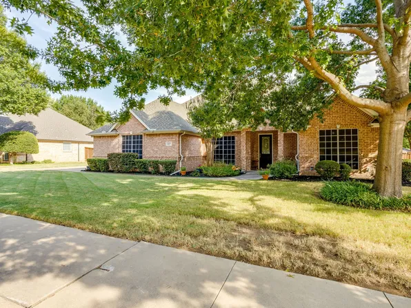 427 Shenandoah Dr, Burleson, TX 76028