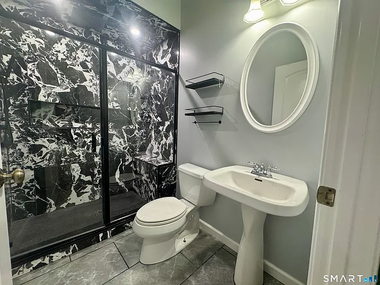 50 Lawrence Ave #50 — Photo 18