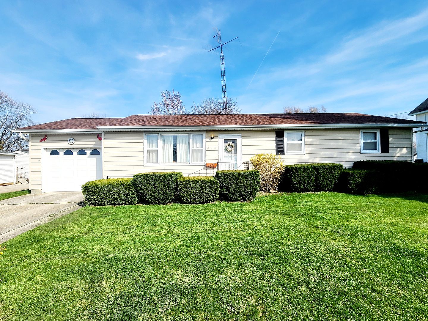 302 N Front St, Ashkum, IL 60911 Zillow