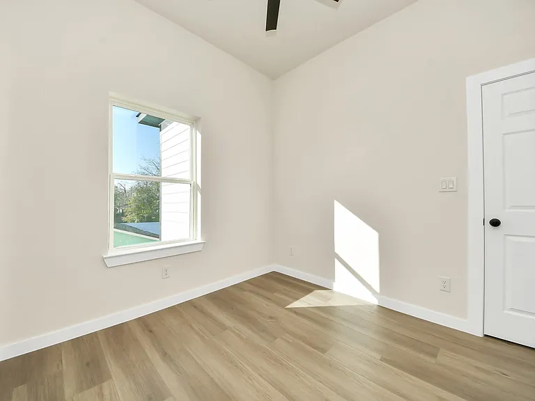 8025 Peachtree St #D — Photo 33