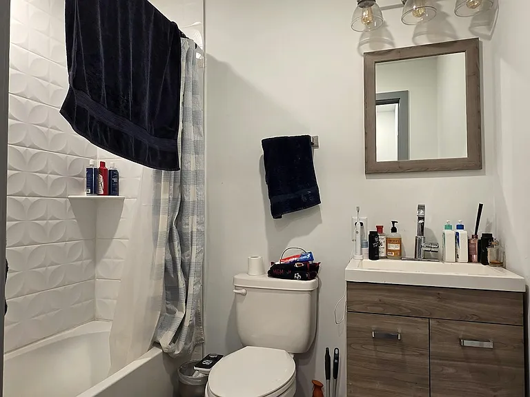 417 W Berks St #2 — Photo 8