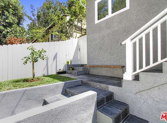 4th image of 4047 Alta Mesa Dr