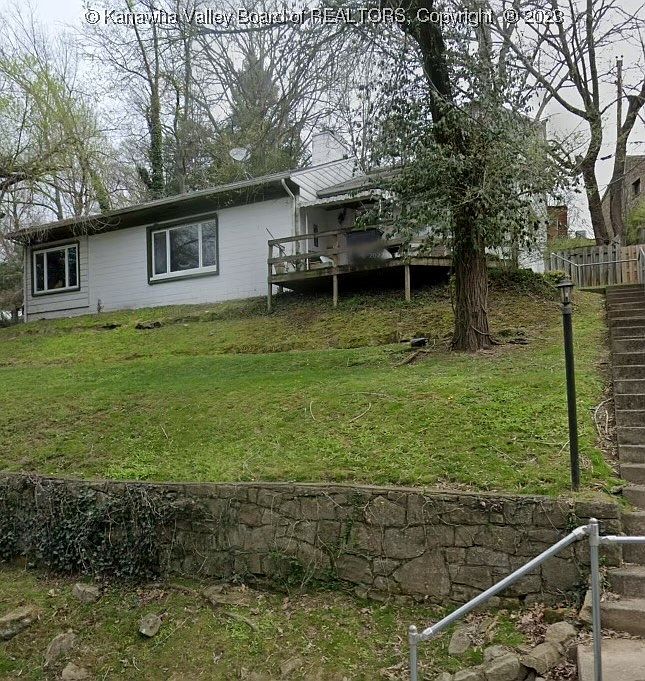 1st image of 711 Mayflower Dr