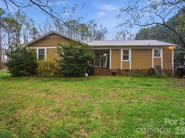 5153 Blackberry Ln, Matthews, NC 28104