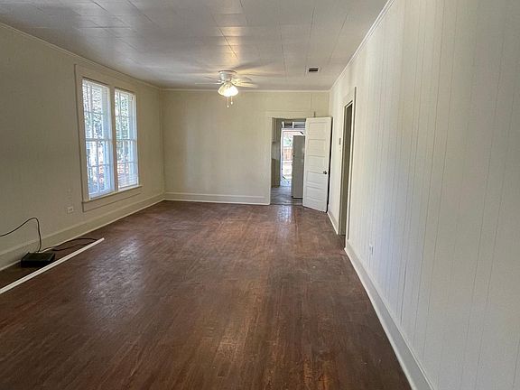 5th image of 808 Camp St