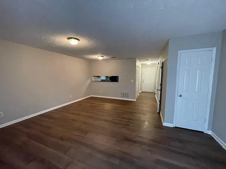 401 Water Oak Way — Photo 10