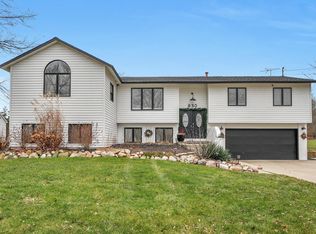 830 Ten Mile Rd NW, Sparta, MI 49345