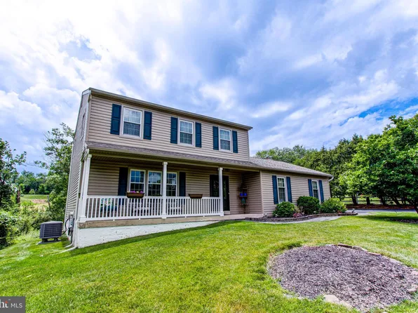 65 Castlewood Dr, Chalfont, PA 18914
