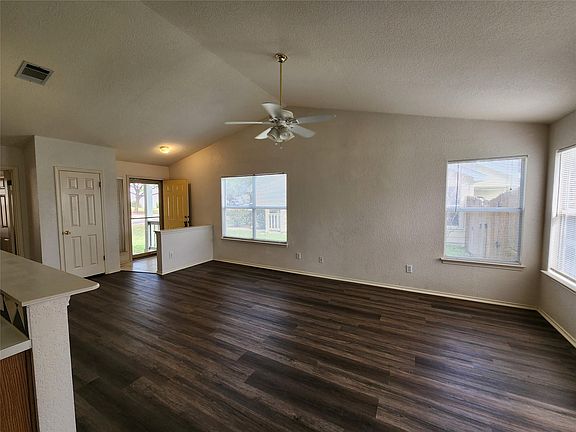 3rd image of 111 Prairie Springs Cv