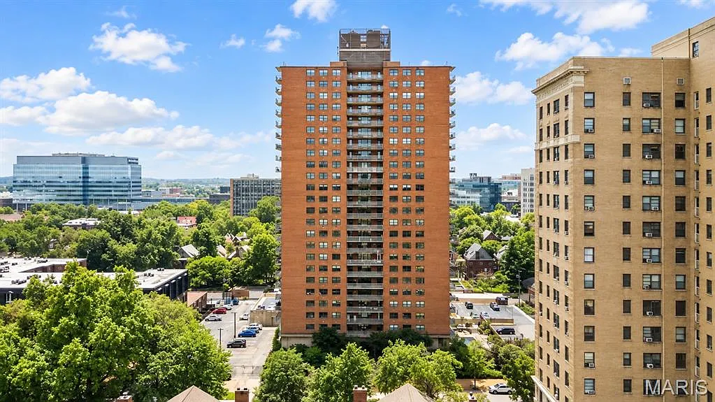 2 bed, 1.0 bath, 980 sqft, $2,250 — Photo 1