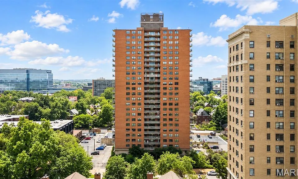 4466 W Pine Blvd #8D