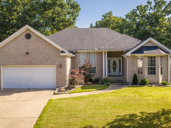6916 Park Meadows Dr, Sherwood, AR 72120