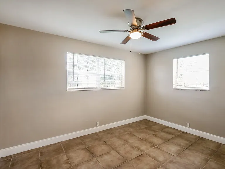 1810 De Soto Dr — Photo 12