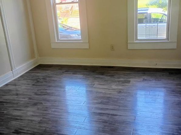 33 Elizabeth St #1L