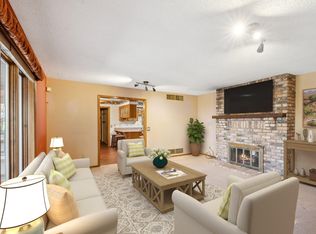 1435 Arden Oaks Dr, Arden Hills, MN 55112