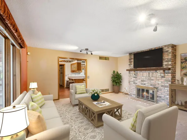 1435 Arden Oaks Dr, Arden Hills, MN 55112