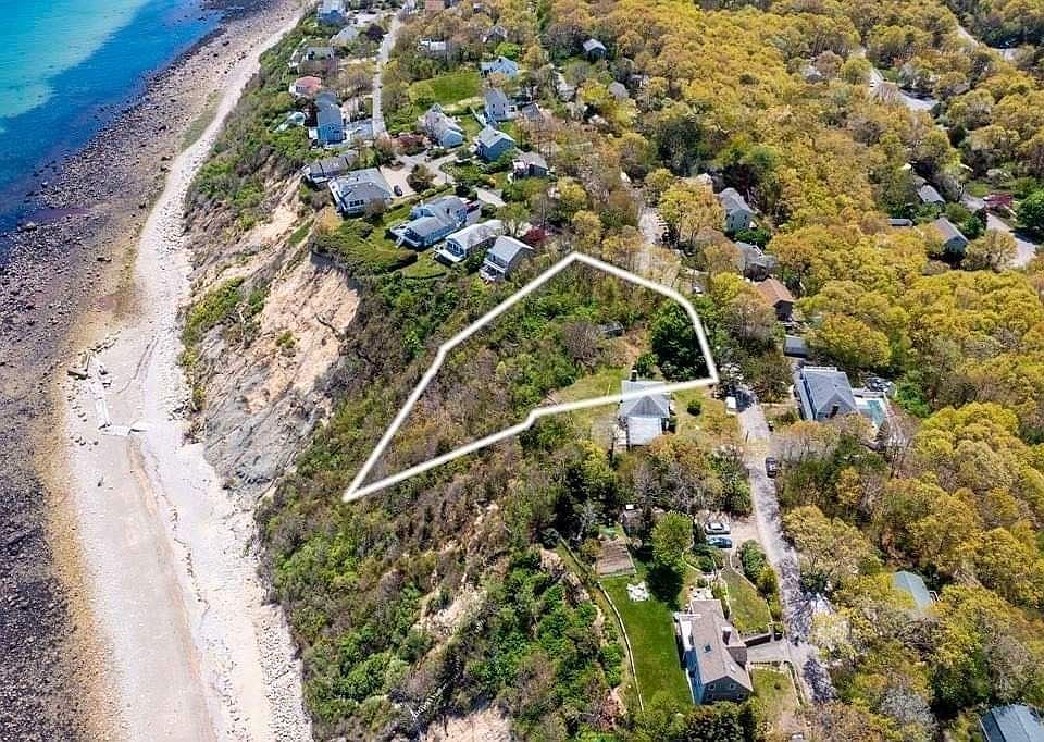 2nd image of 32 Shore Dr