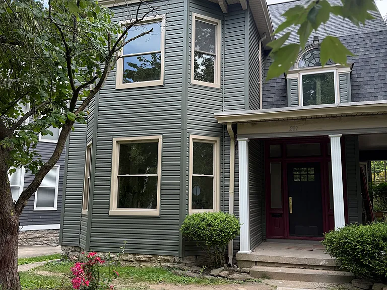 217 Wallace Ave #1 — Photo 2