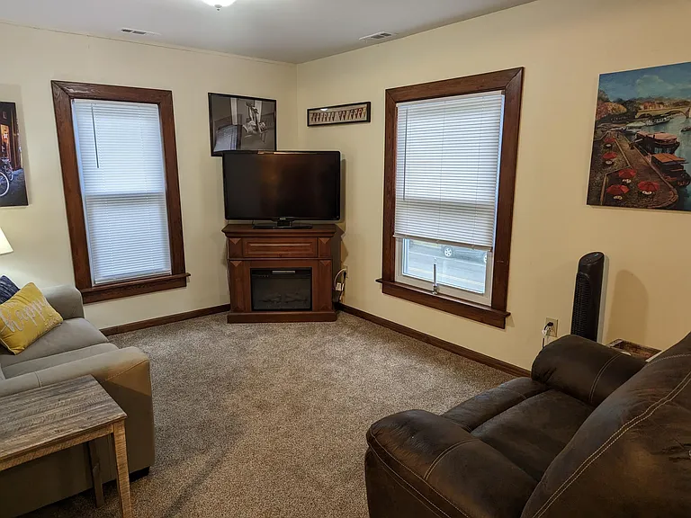 627 N Union St #B — Photo 10