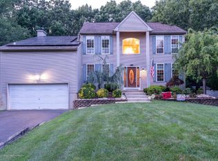18 Sherwood Ct, Jackson, NJ 08527