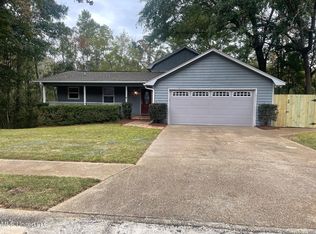 154 Booth Cir, Ocean Springs, MS 39564